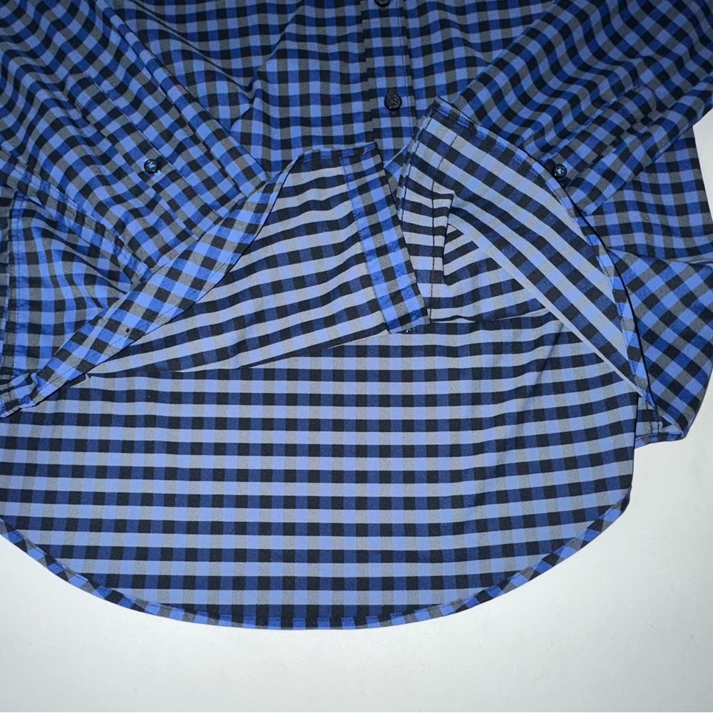 (4) Men’s Express Performance Button Up - Picture 5 of 16